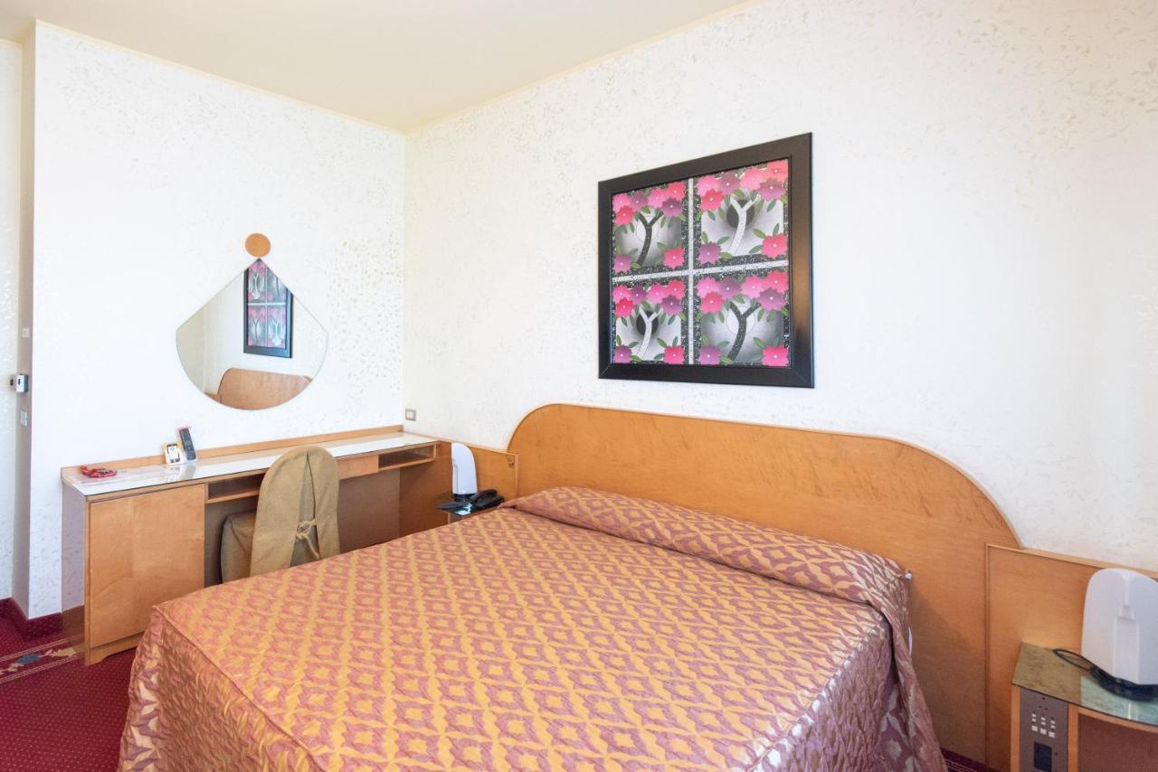 Hotel Castello Artemide Congressi Castel San Pietro Terme Ngoại thất bức ảnh