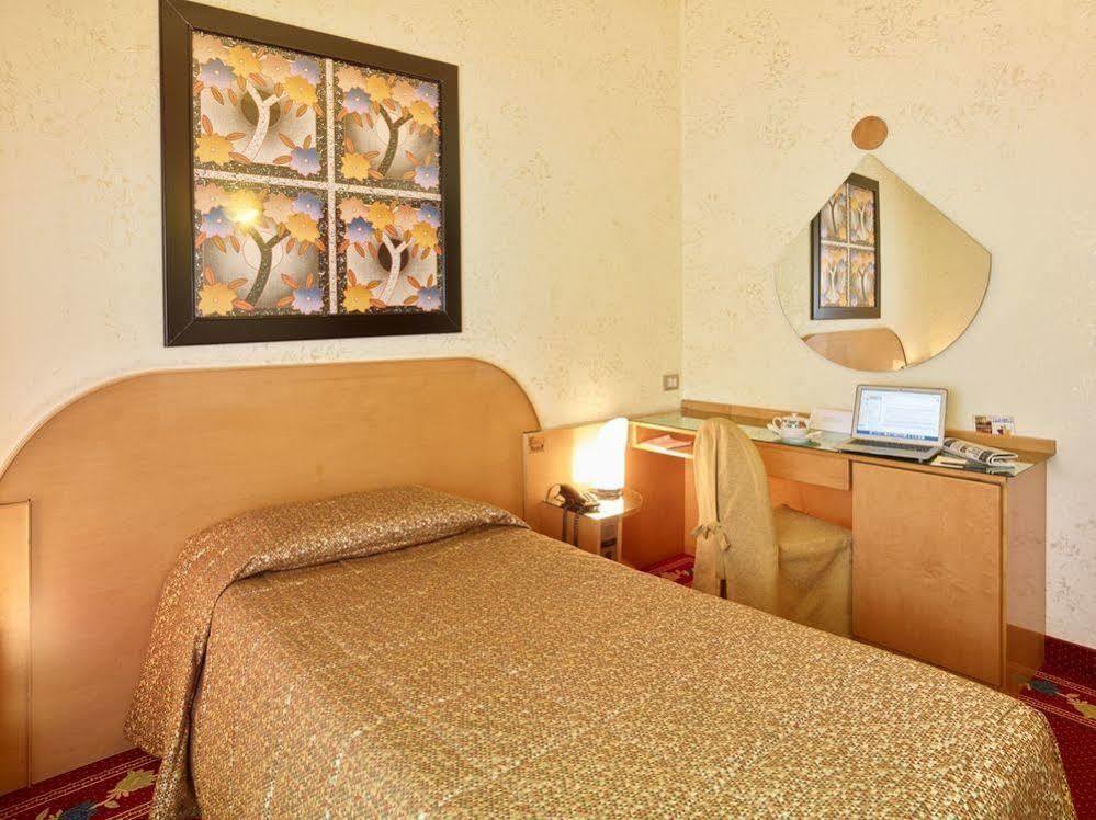 Hotel Castello Artemide Congressi Castel San Pietro Terme Ngoại thất bức ảnh