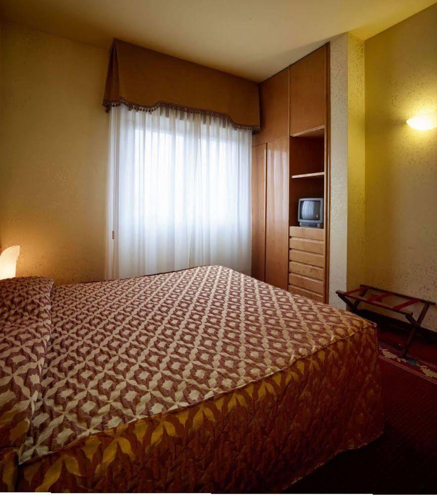 Hotel Castello Artemide Congressi Castel San Pietro Terme Ngoại thất bức ảnh